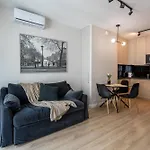Central Warsaw Apartment - Great Location- Cozy And Stylish - Warsaw Stays- Sienna Street