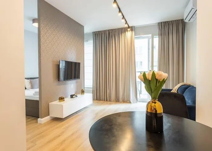 Central Warsaw Apartment - Great Location- Cozy And Stylish - Warsaw Stays- Sienna Street
