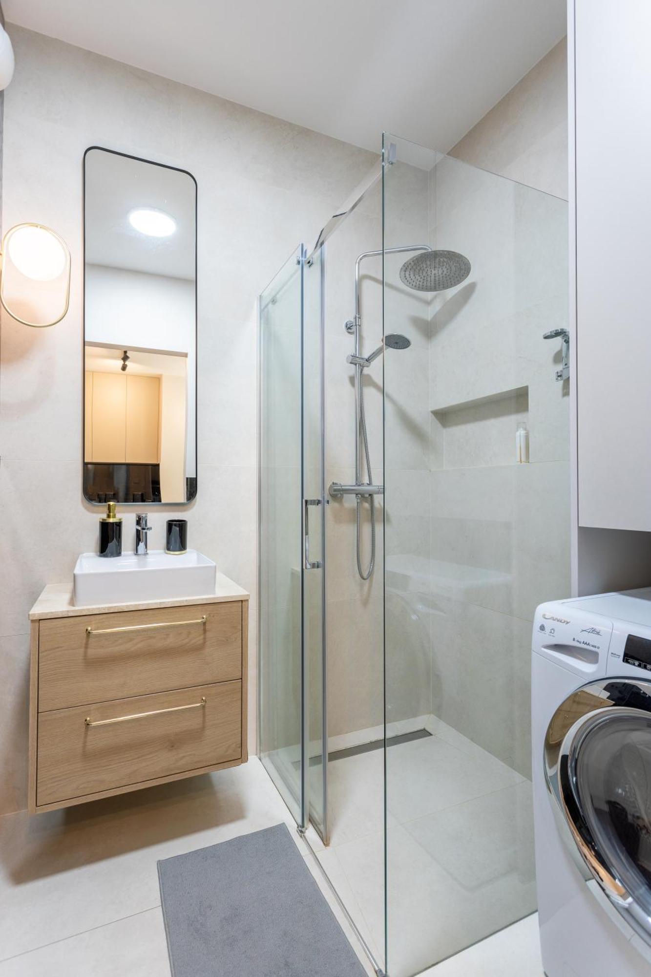 - Great Location- Cozy And Stylish - Stays- Sienna Street *