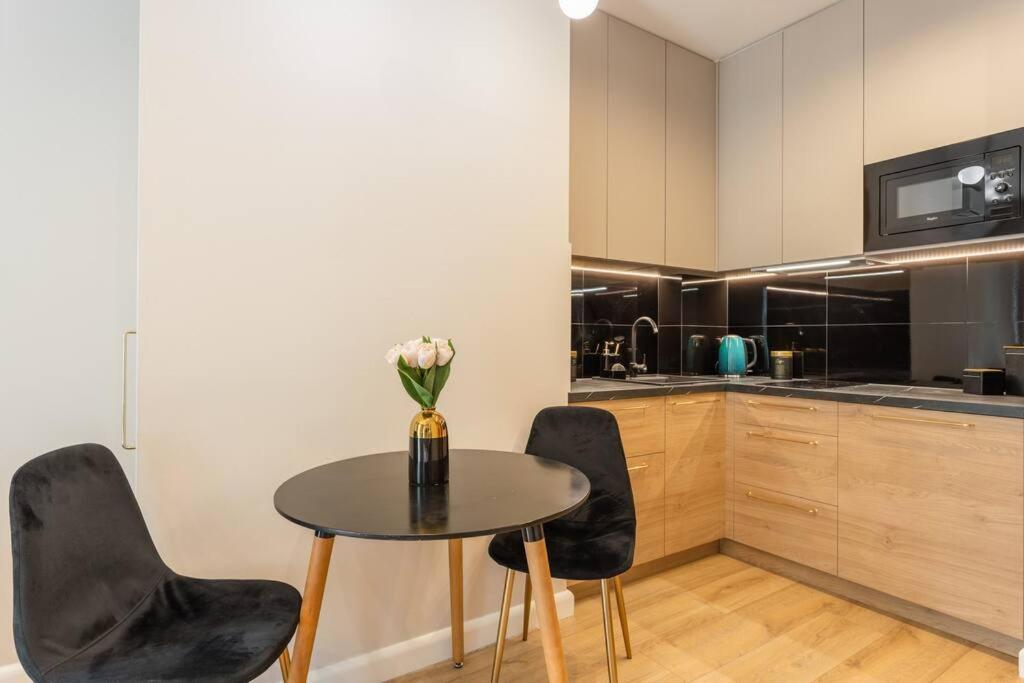 - Great Location- Cozy And Stylish - Stays- Sienna Street