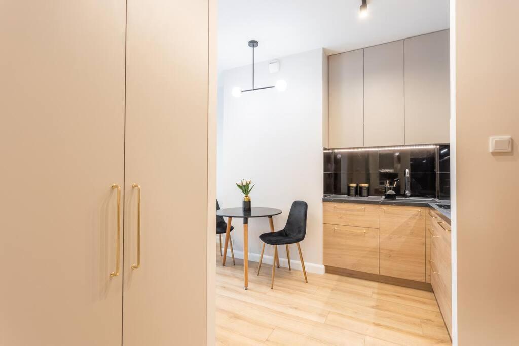 Apartament - Great Location- Cozy And Stylish - Stays- Sienna Street *