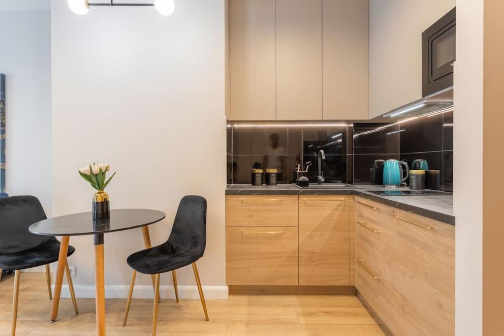 - Great Location- Cozy And Stylish - Stays- Sienna Street